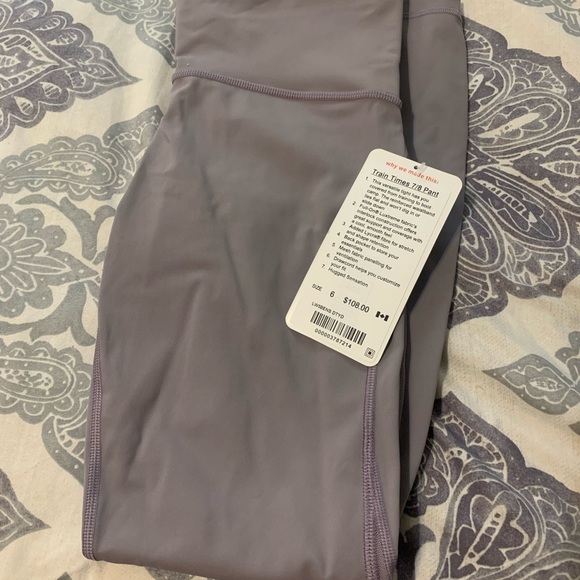 Brand New Never Worn Lululemon leggings. Size 6 - Picture 1 of 3